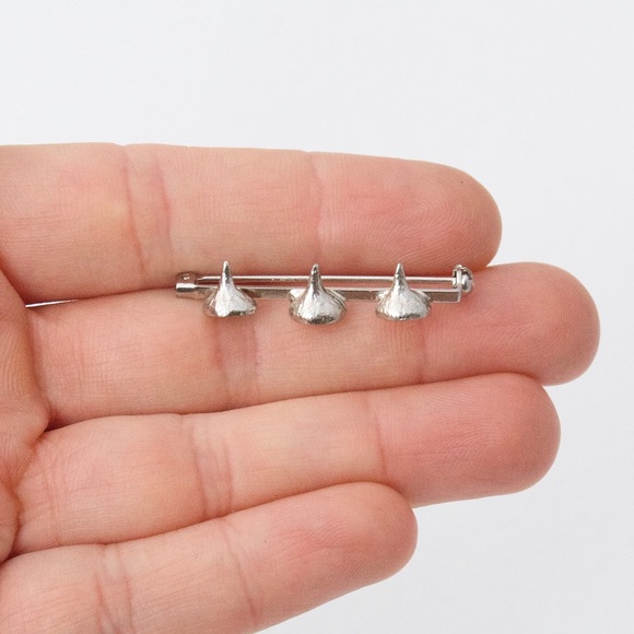 Vintage Hershey Kiss Brooch Pin Silver Tone Three Chocolate Candy - Picture 4 of 4